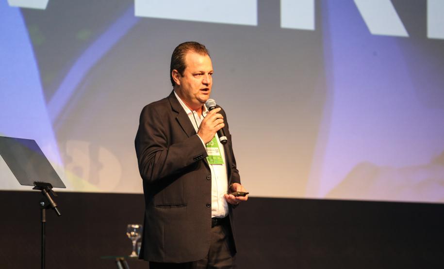 No encontro de capacitação Governo 5.0, em Foz do Iguaçu, o superintendente da Seti, Aldo Bonna, citou exemplos de como o órgão pode auxiliar as prefeituras municipais.