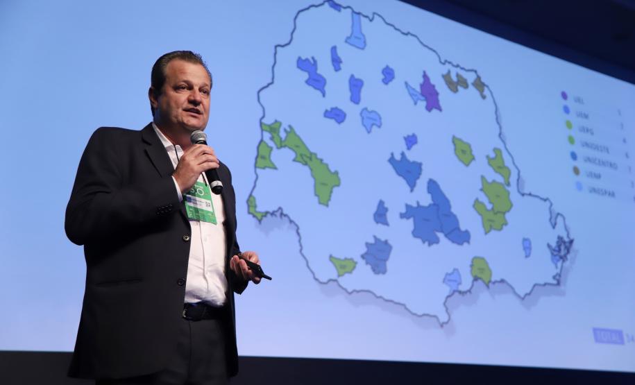 No encontro de capacitação Governo 5.0, em Foz do Iguaçu, o superintendente da Seti, Aldo Bonna, citou exemplos de como o órgão pode auxiliar as prefeituras municipais.