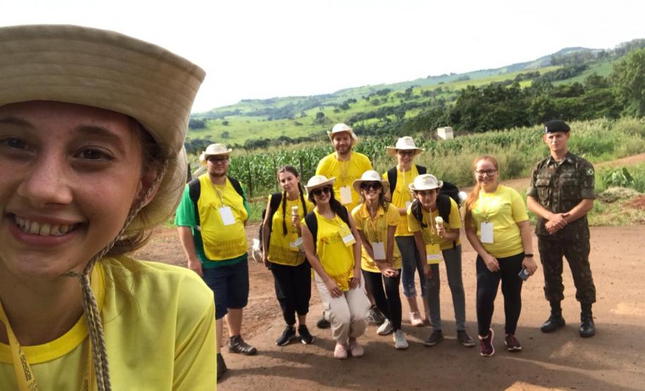 Lindoeste recebe atividades de voluntários da Unicentro