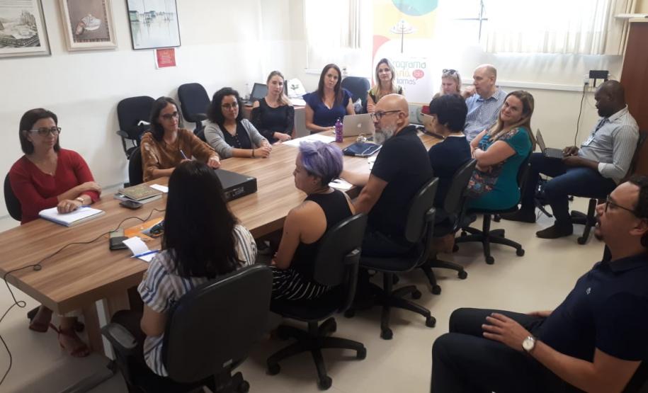 Paraná Fala Idiomas promove capacitação de equipes das universidades estaduais