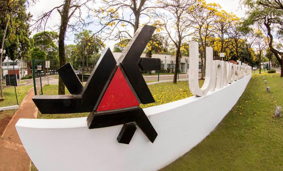 Universidade Estadual de Maringá (UEM)