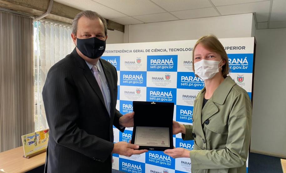 Estado confere homenagem a profissionais do aplicativo Saúde Online Paraná