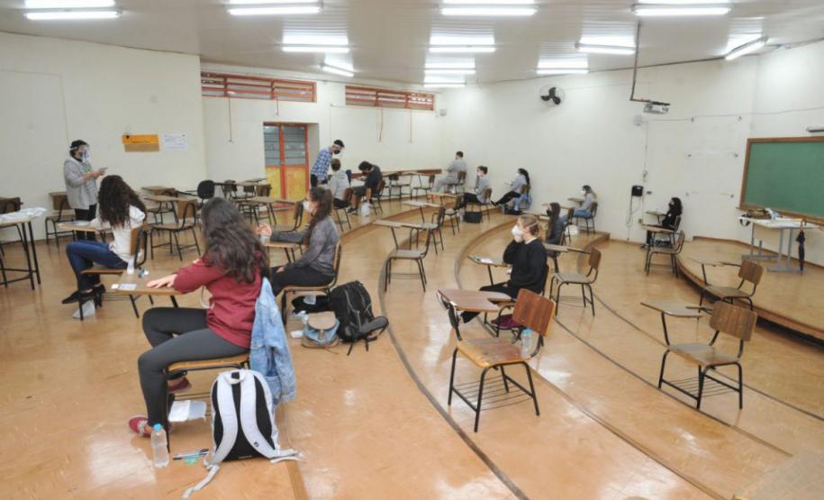 UEL realiza o Vestibular 2021 e disponibiliza gabarito provisório