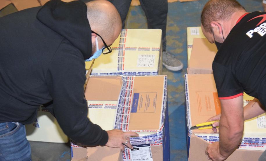 Paraná descentraliza vacinas da Pfizer para 77 municípios; lote contém doses do Ensino Superior