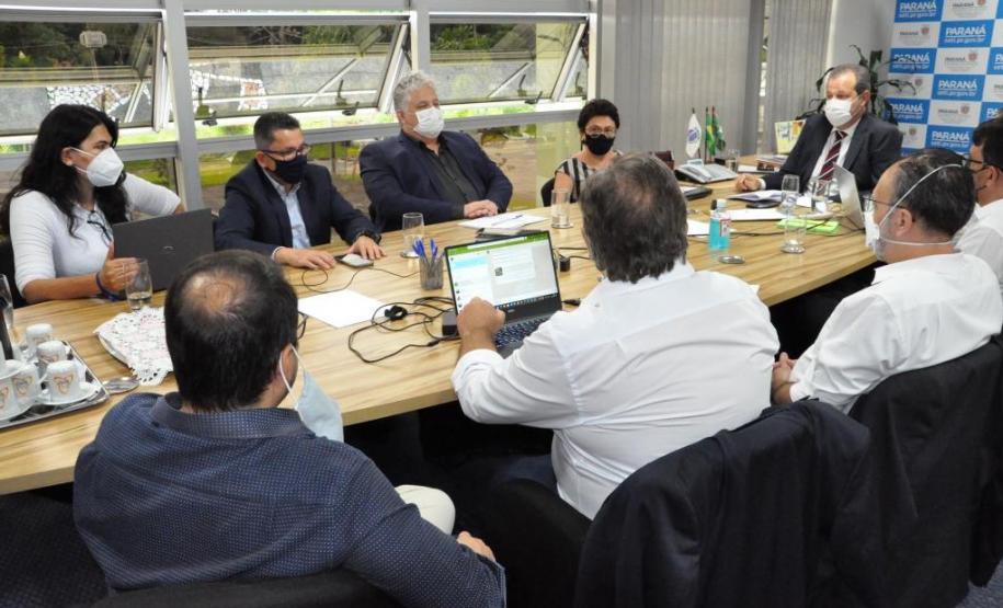 Reunião de instalação do Conselho de Reitores das Universidades Públicas Estaduais do Paraná (Cruep)