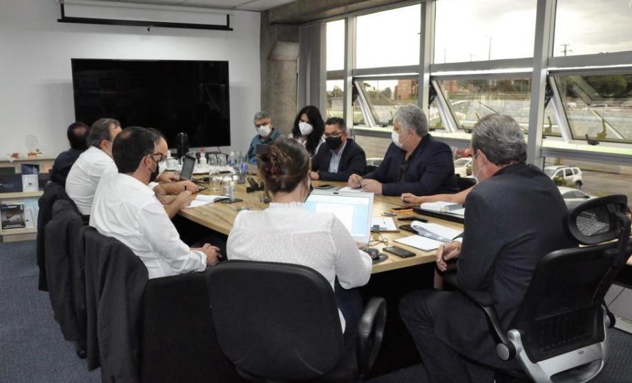 Reunião de instalação do Conselho de Reitores das Universidades Públicas Estaduais do Paraná (Cruep)
