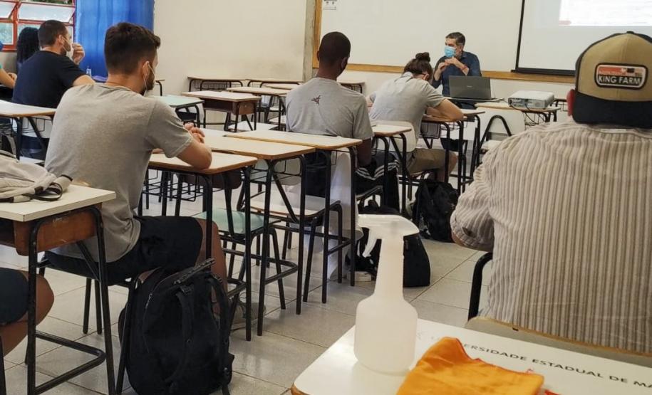 UEM retoma aulas presenciais das graduações nos sete câmpus