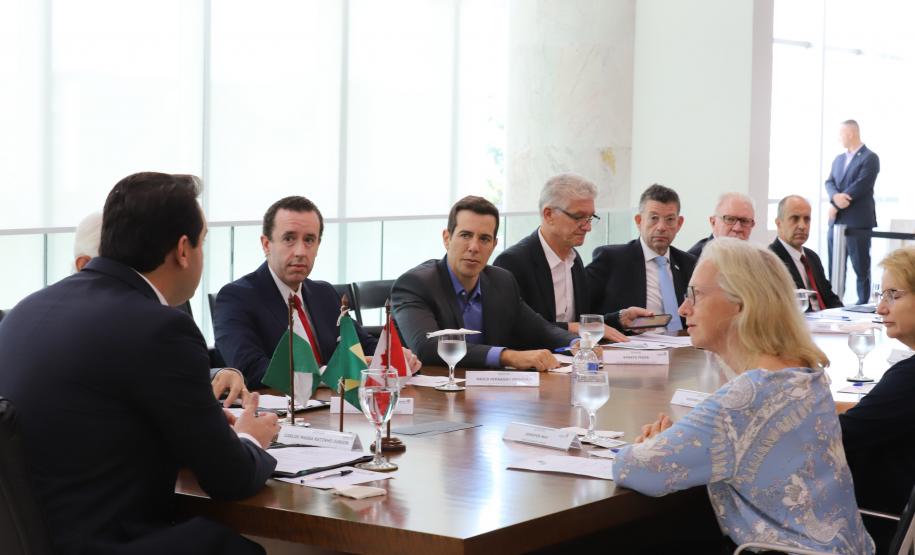 Paraná e Canadá confirmam interesse em expandir parcerias na agricultura e educação