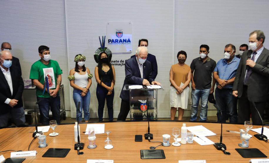 Estado reajusta em 25% valor das bolsas para pesquisadores, professores, estudantes e indígenas