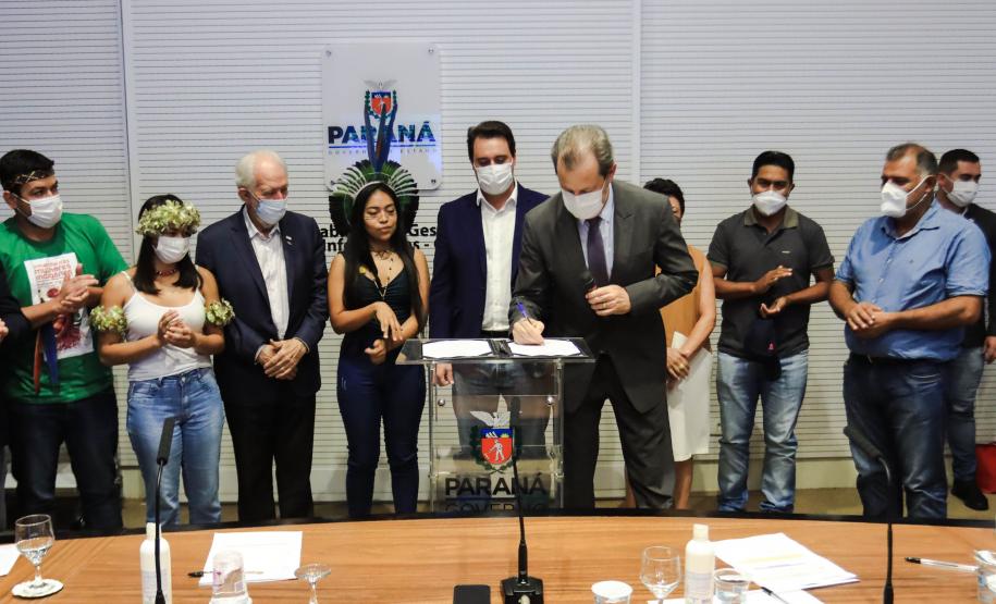 Estado reajusta em 25% valor das bolsas para pesquisadores, professores, estudantes e indígenas