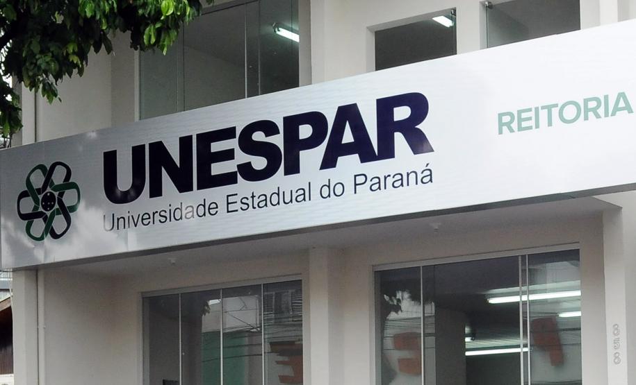 Prédio da reitoria da Unespar