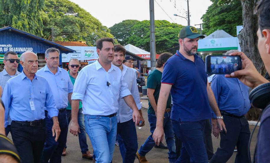 Governador conhece projeto de alimentação do futuro desenvolvido em Londrina