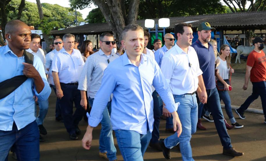 Governador conhece projeto de alimentação do futuro desenvolvido em Londrina