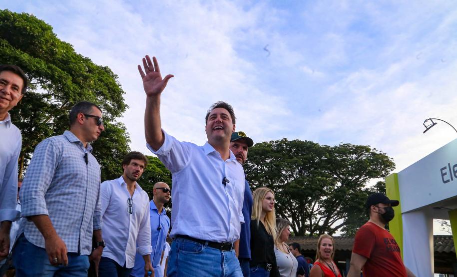 Governador conhece projeto de alimentação do futuro desenvolvido em Londrina