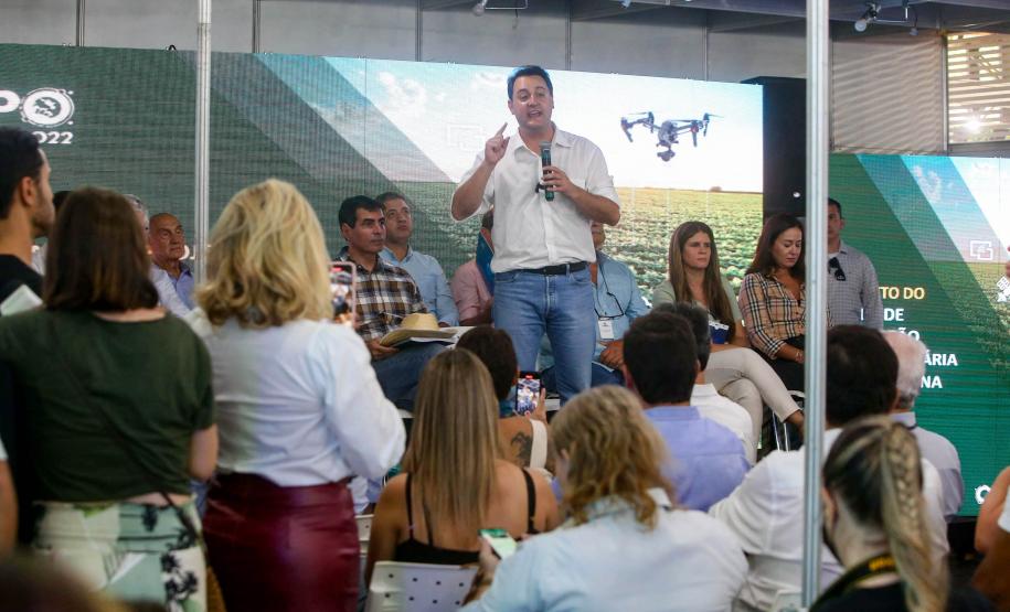 Governador conhece projeto de alimentação do futuro desenvolvido em Londrina