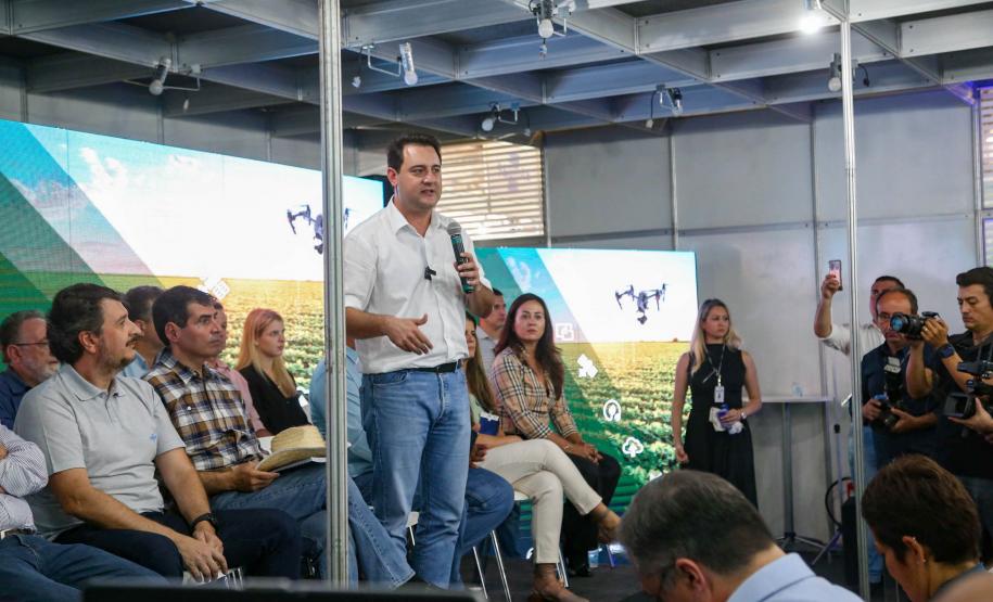 Governador conhece projeto de alimentação do futuro desenvolvido em Londrina