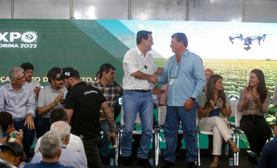 Governador conhece projeto de alimentação do futuro desenvolvido em Londrina