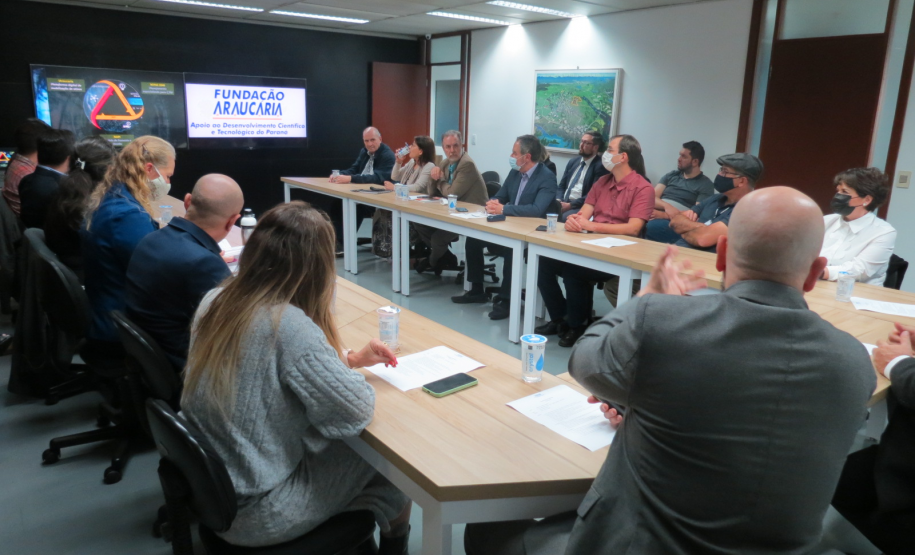 Ministro destaca incentivo à inovação e ciência no Paraná em visita à Fundação Araucária