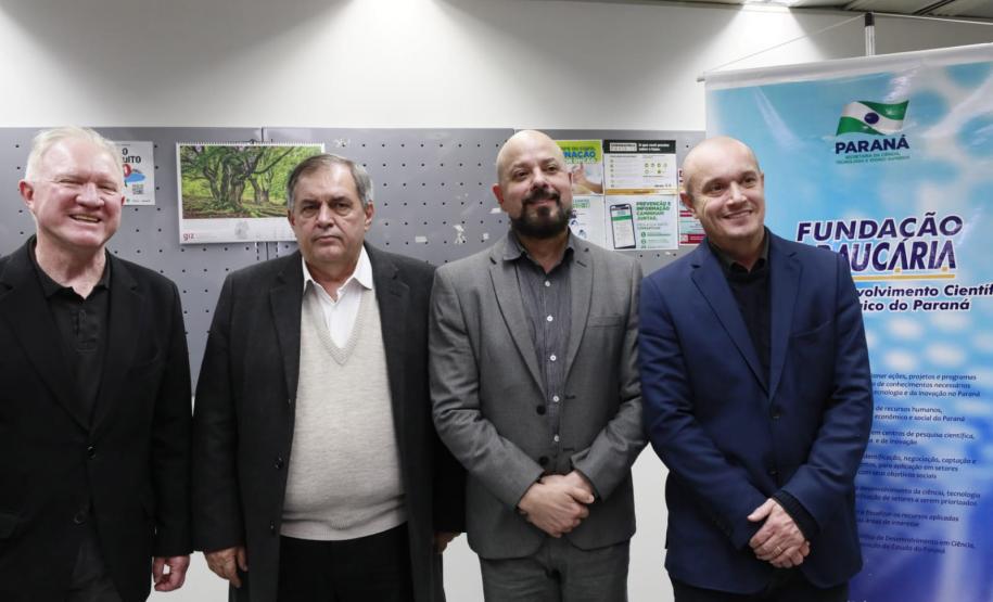 Ministro destaca incentivo à inovação e ciência no Paraná em visita à Fundação Araucária