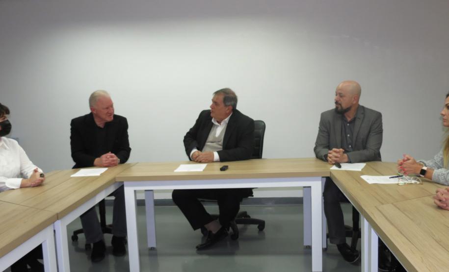 Ministro destaca incentivo à inovação e ciência no Paraná em visita à Fundação Araucária