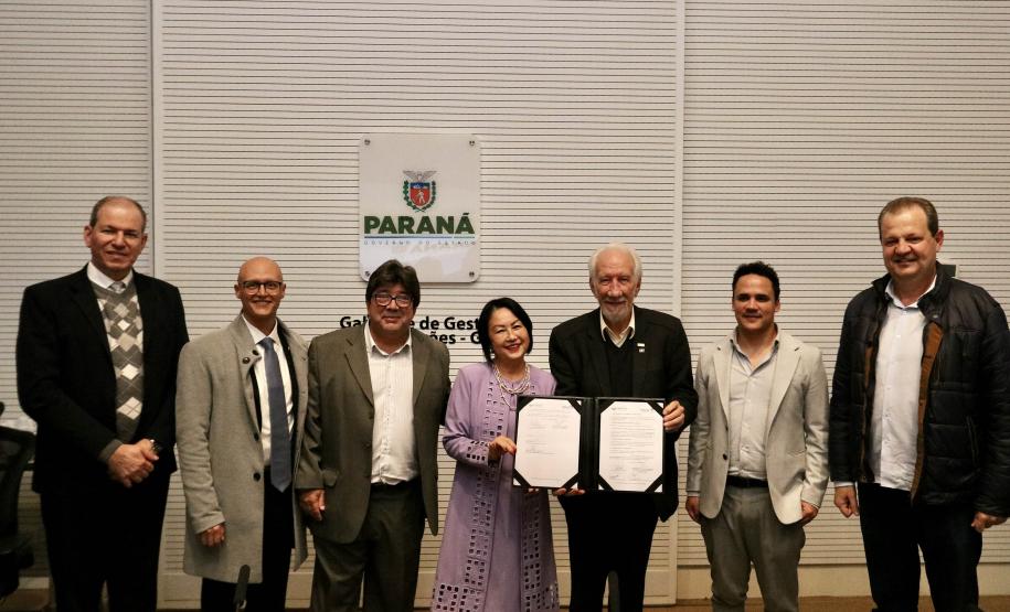 Invest Paraná assina convênios com universidades para promoção de produtos regionais