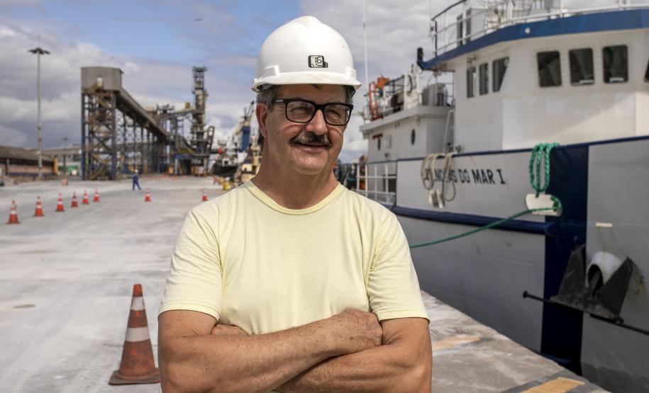 Após dois anos, navio de ensino volta a atracar no Porto de Paranaguá