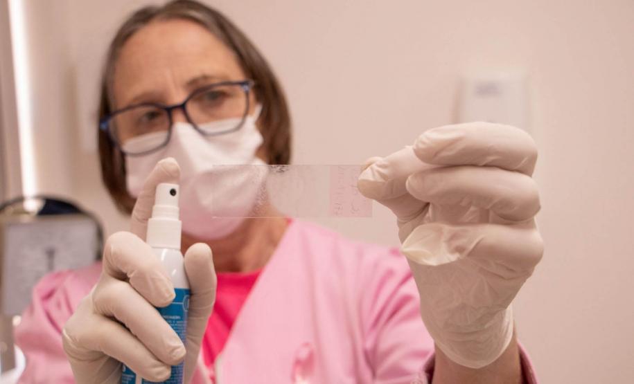 Outubro Rosa: ambulatório da HU-UEPG realiza exame preventivo em servidoras