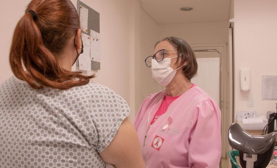 Outubro Rosa: ambulatório da HU-UEPG realiza exame preventivo em servidoras