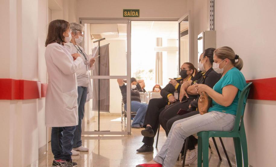 Outubro Rosa: ambulatório da HU-UEPG realiza exame preventivo em servidoras