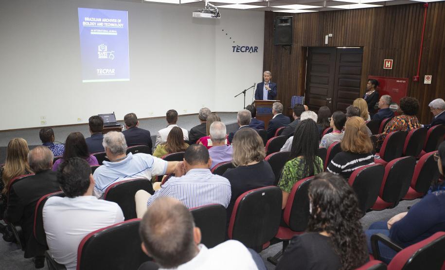 Tecpar lança versão impressa da edição especial da sua revista científica