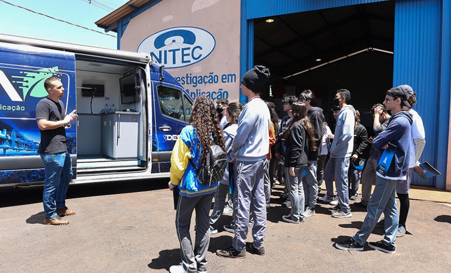 Primeira Feira de Profissões da UENP reúne mais de 3 mil estudantes