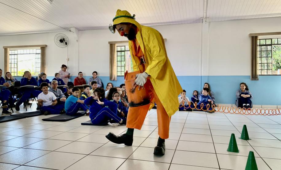 Mostra Especial do Fenata leva o teatro a 60 instituições de Ponta Grossa