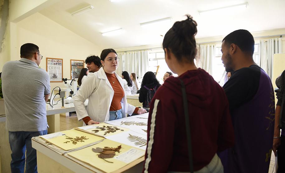 Primeira Feira de Profissões da UENP reúne mais de 3 mil estudantes