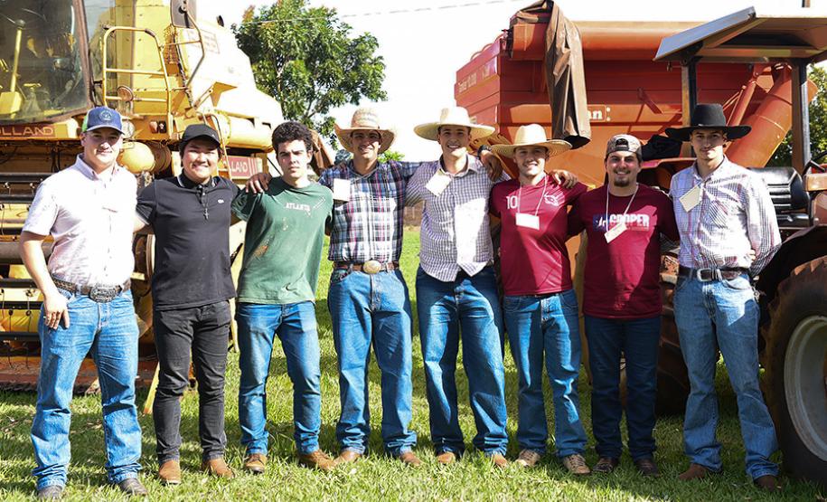 Primeira Feira de Profissões da UENP reúne mais de 3 mil estudantes