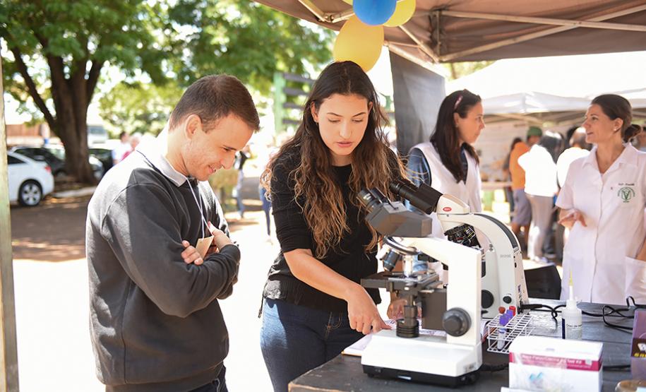 Primeira Feira de Profissões da UENP reúne mais de 3 mil estudantes