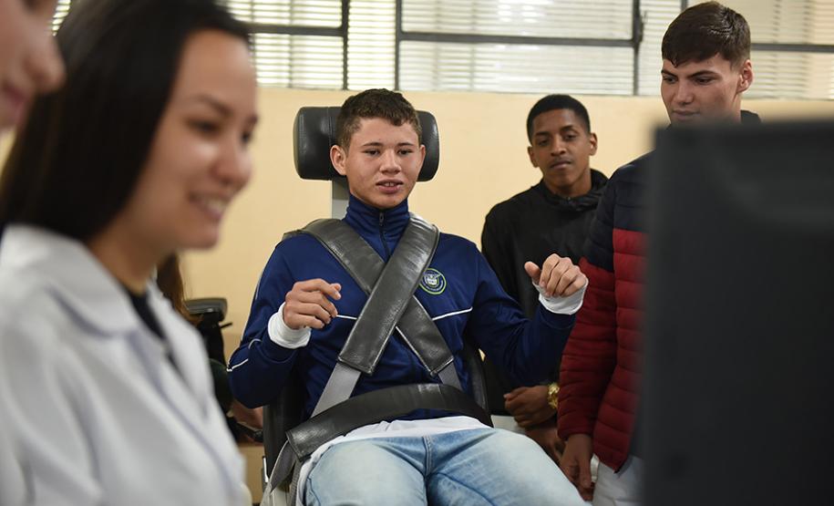 Primeira Feira de Profissões da UENP reúne mais de 3 mil estudantes