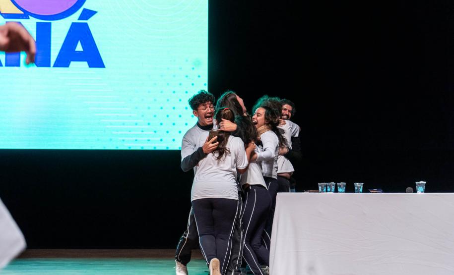 Aulão Paraná reúne dois mil estudantes no Teatro Guaíra para preparação do Enem 2022