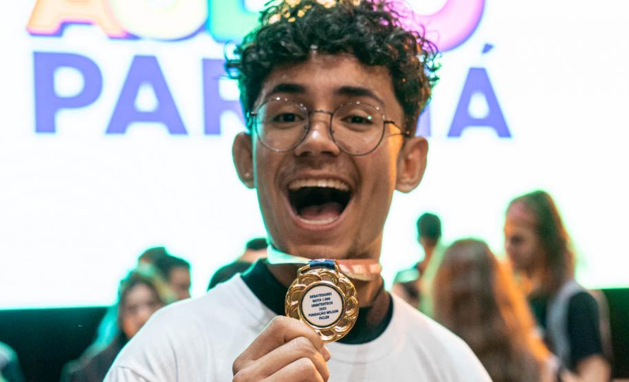 Aulão Paraná reúne dois mil estudantes no Teatro Guaíra para preparação do Enem 2022