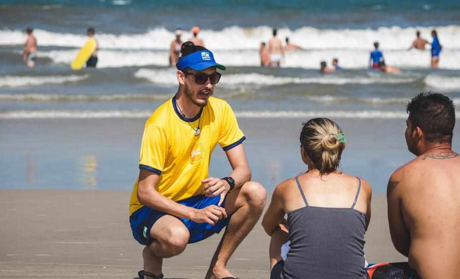 Contratação de estudantes para atuar na temporada de verão vai até 7 de novembro