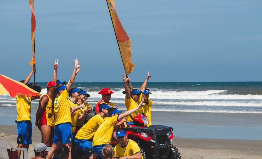 Contratação de estudantes para atuar na temporada de verão vai até 7 de novembro
