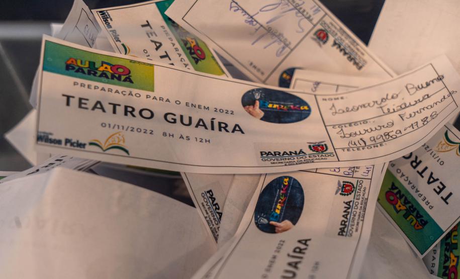 Aulão Paraná reúne dois mil estudantes no Teatro Guaíra para preparação do Enem 2022