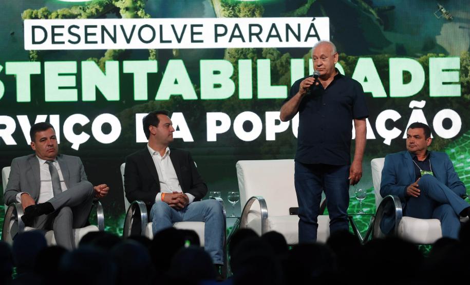 Governador defende expansão das políticas de sustentabilidade em encontro com prefeitos