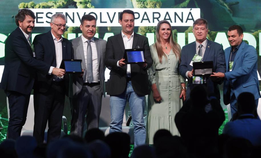 Governador defende expansão das políticas de sustentabilidade em encontro com prefeitos