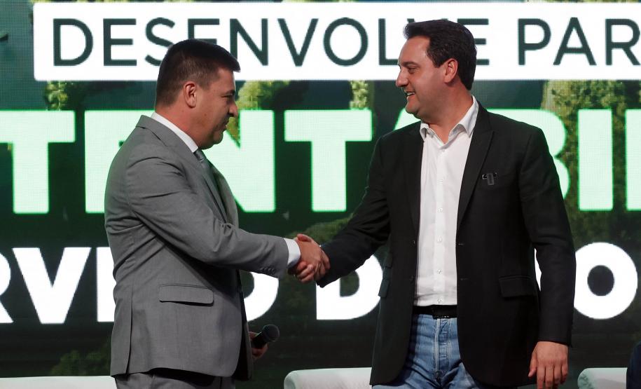 Governador defende expansão das políticas de sustentabilidade em encontro com prefeitos