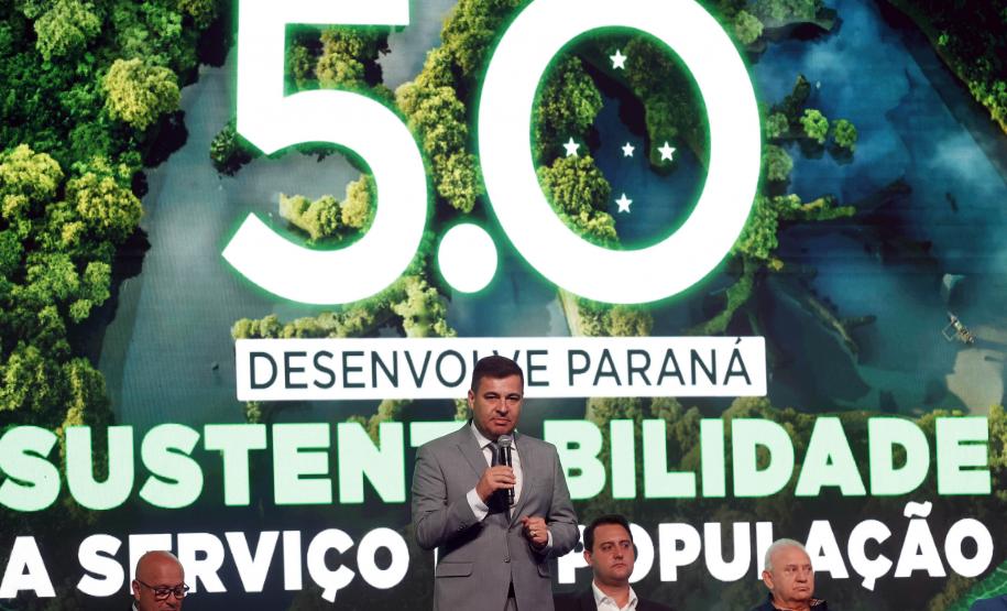 Governador defende expansão das políticas de sustentabilidade em encontro com prefeitos