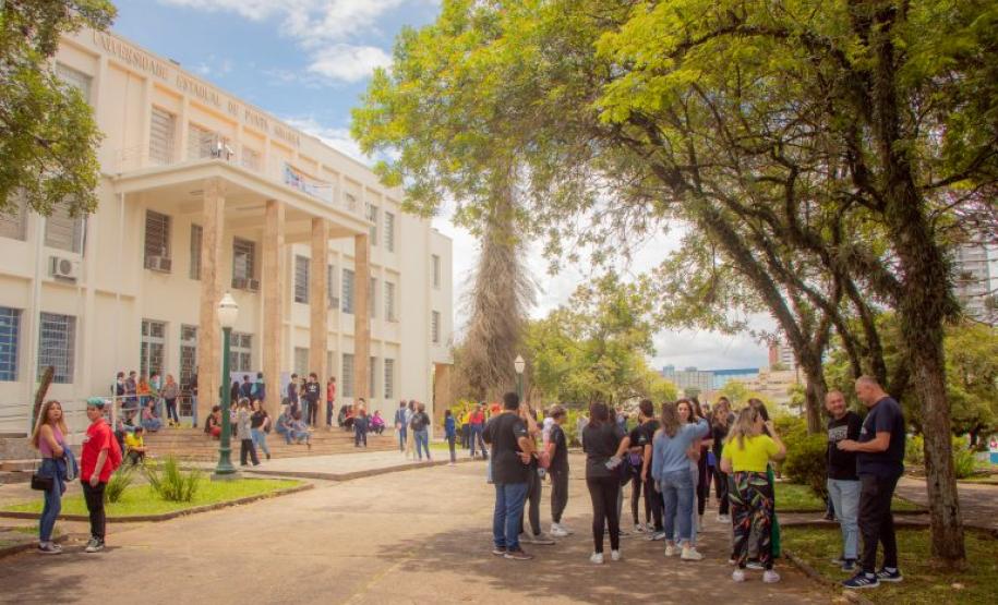 UEPG reuniu mais de 14 mil candidatos nas provas do PSS neste domingo