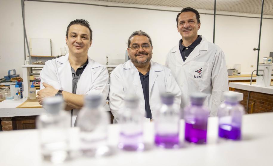 UEM recebe patente verde por obtenção de carvão ativado a partir de bitucas de cigarro