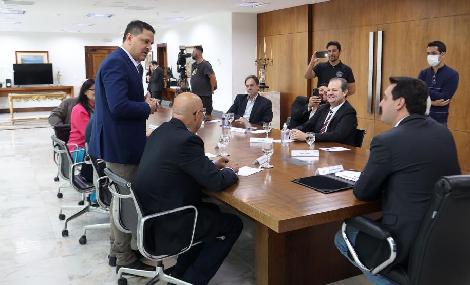 Governador autoriza abertura de três novos cursos gratuitos de nível superior em Loanda