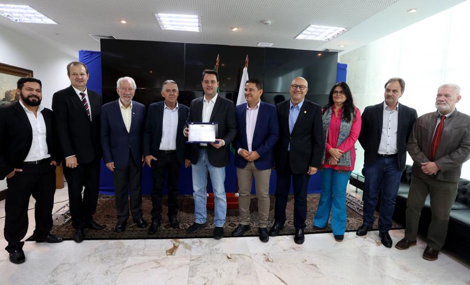 Governador autoriza abertura de três novos cursos gratuitos de nível superior em Loanda