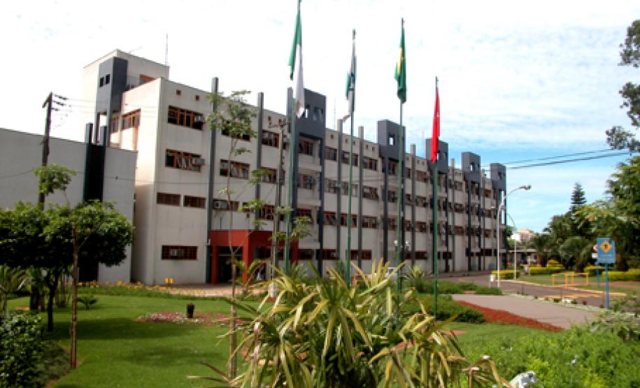 Hospital Universitário de Londrina promove campanha de natal com arrecadação de brinquedos